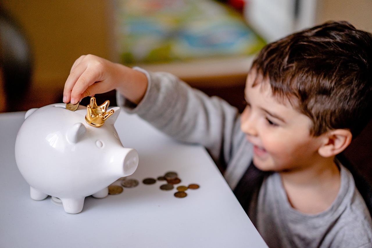 Argent de poche : quel montant et comment l'apprendre à votre enfant